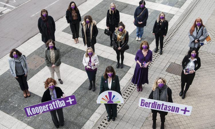 El Movimiento Cooperativo Vasco destaca la contribución de las mujeres cooperativistas en el 8M