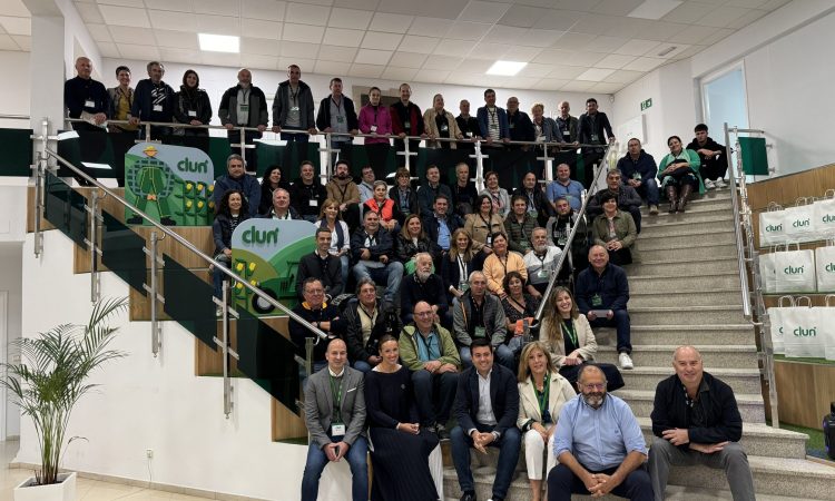 La Agrupación Sectorial de Cooperativas Agrarias y Alimentarias de KONFEKOOP visita cooperativas agroalimentarias en Galicia